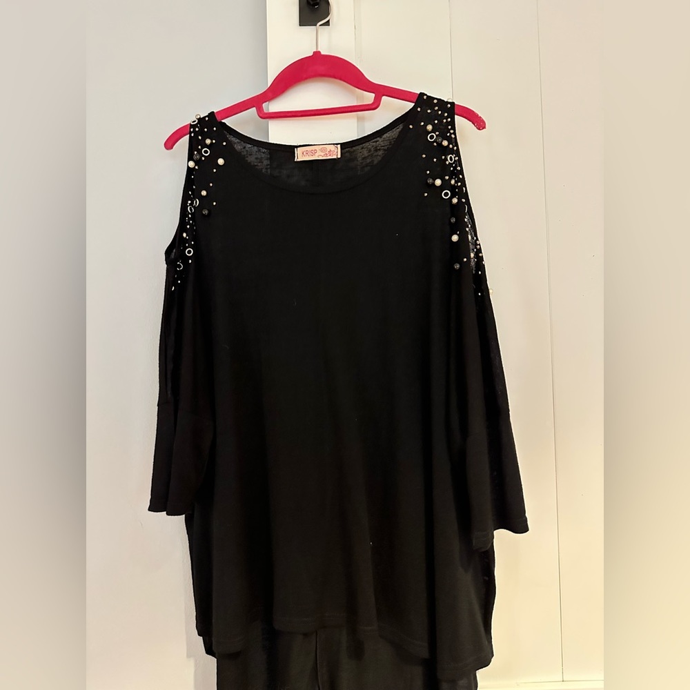 Black Cold-Shoulder Top with embellished sleeves - Size L